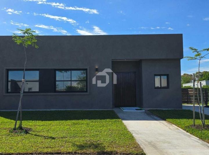 Casa · 150m² · 4 Ambientes · 2 Cocheras