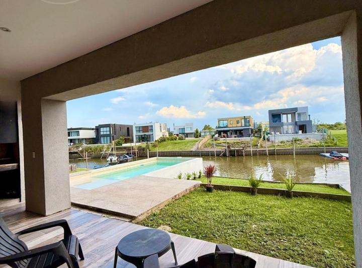 Casa · 650m² · 4 Ambientes