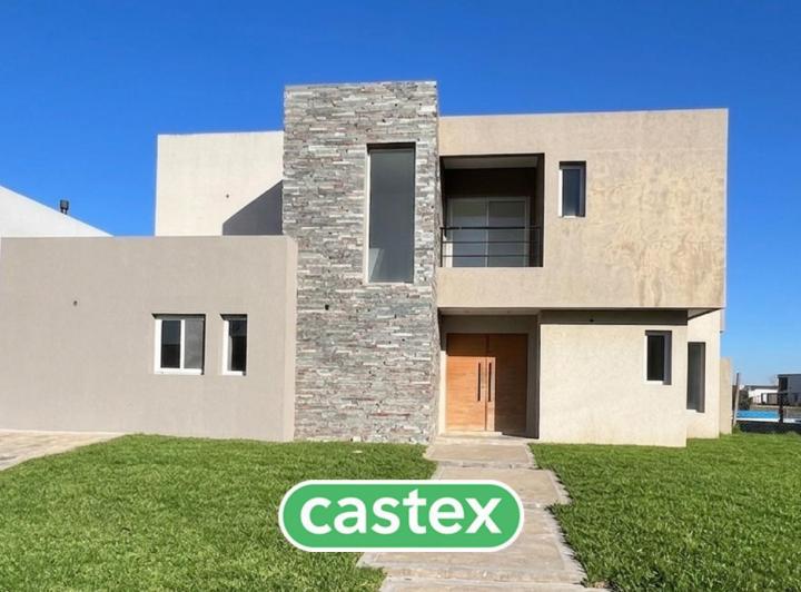 Casa · 205m² · 5 Ambientes · 3 Cocheras
