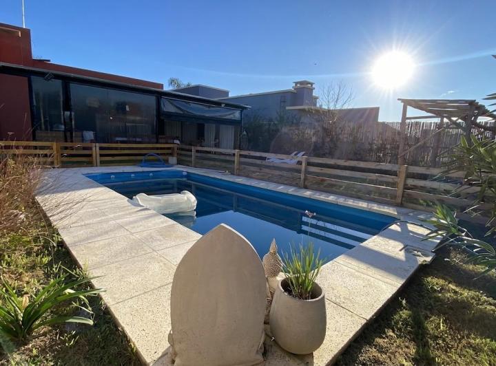 Casa · 68m² · 3 Ambientes · 2 Cocheras
