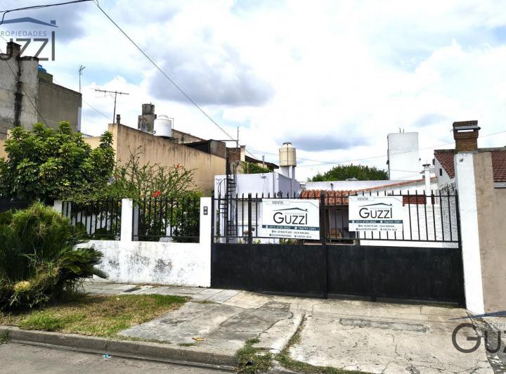 Casa · 71m² · 3 Ambientes · 4 Cocheras