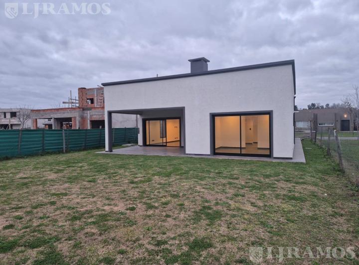 Casa · 156m² · 5 Ambientes · 3 Cocheras