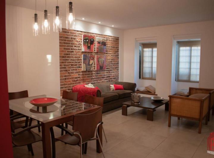 Casa · 200m² · 5 Ambientes · 2 Cocheras