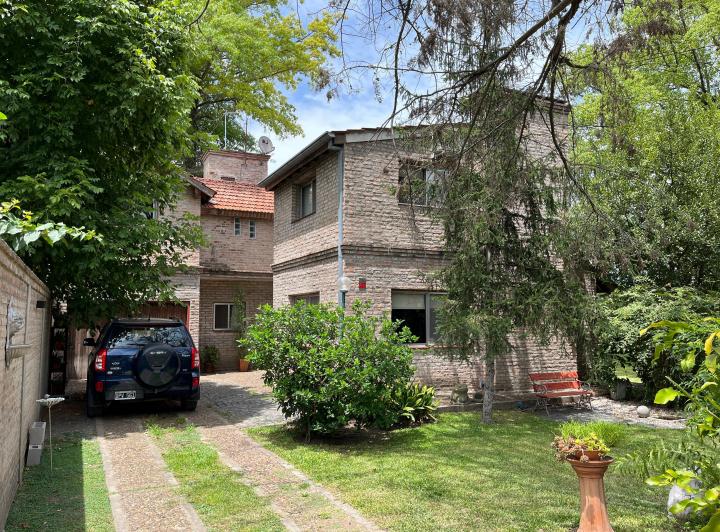 Casa · 162m² · 5 Ambientes · 1 Cochera