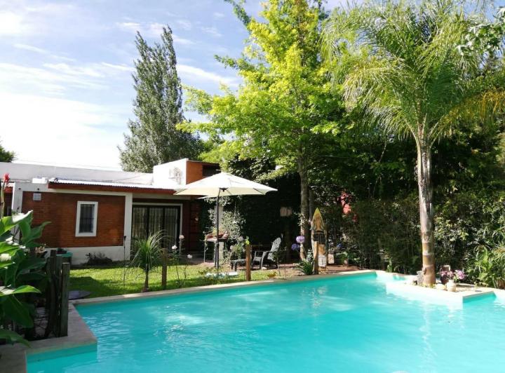 Casa · 140m² · 5 Ambientes · 2 Cocheras