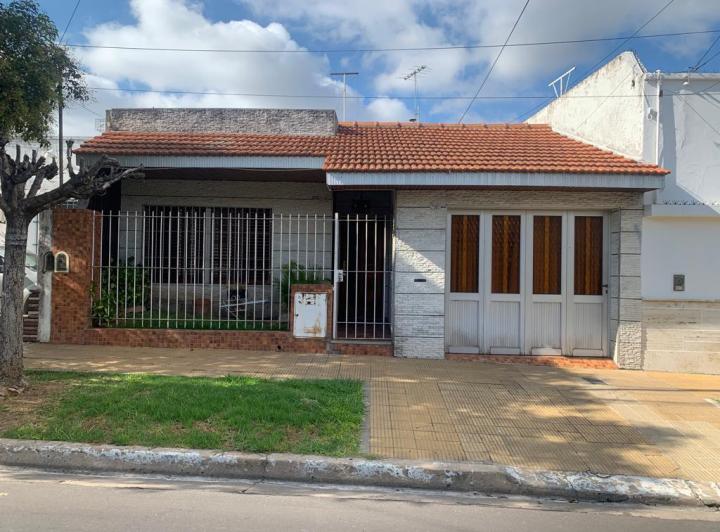 Casa · 135m² · 4 Ambientes · 1 Cochera