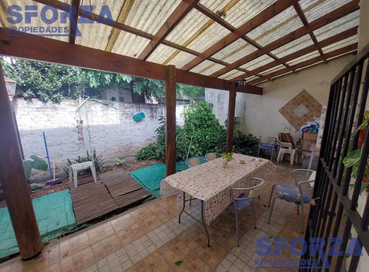 Casa · 94m² · 4 Ambientes · 1 Cochera