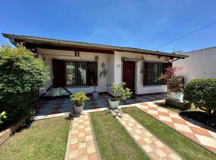 Casa · 100m² · 3 Ambientes · 1 Cochera