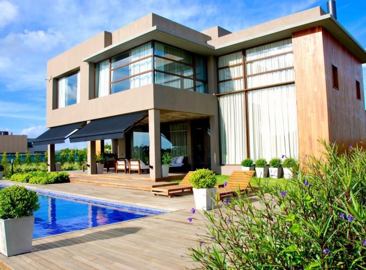 Casa · 504m² · 4 Ambientes · 2 Cocheras