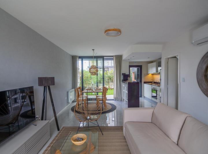 Casa · 127m² · 4 Ambientes · 2 Cocheras