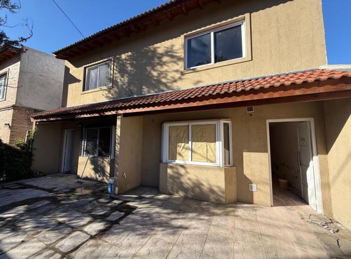 Casa · 150m² · 3 Ambientes · 1 Cochera