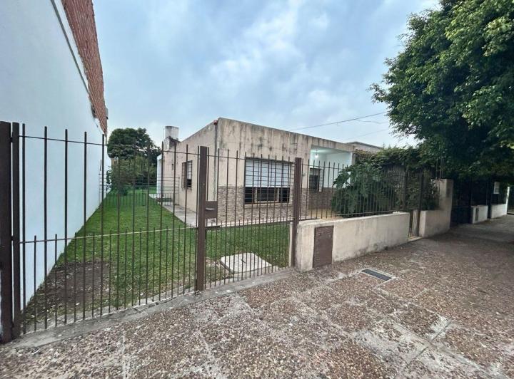 Casa · 95m² · 3 Ambientes · 2 Cocheras