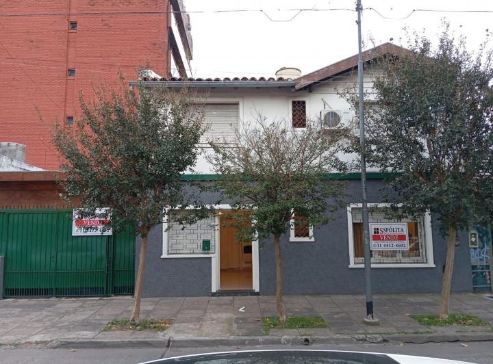 Casa · 180m² · 4 Ambientes · 1 Cochera
