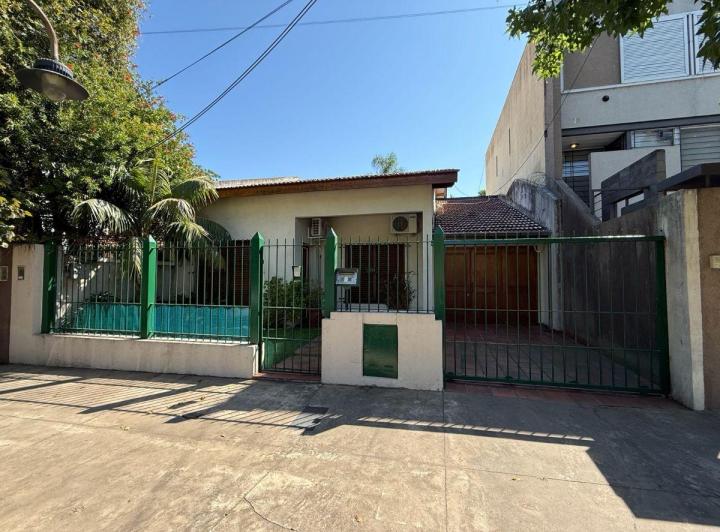 Casa · 233m² · 3 Ambientes · 4 Cocheras