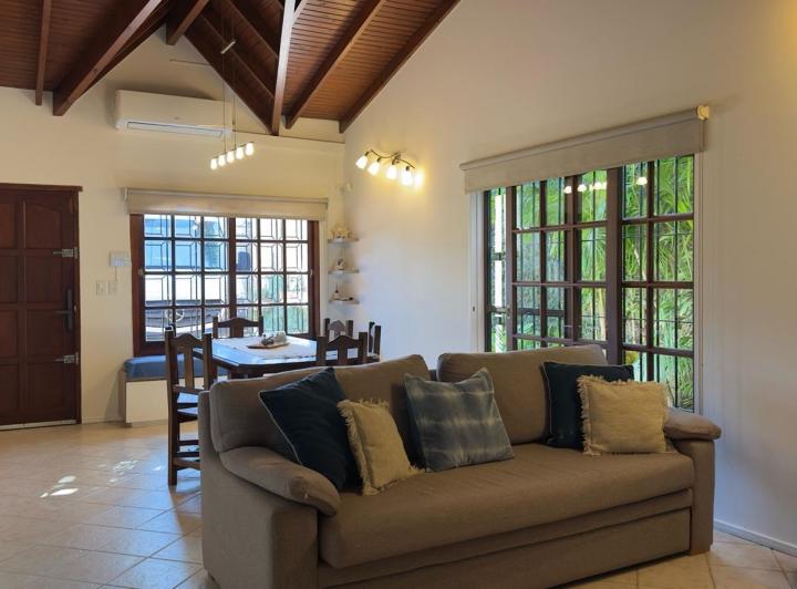 Casa · 97m² · 4 Ambientes · 1 Cochera
