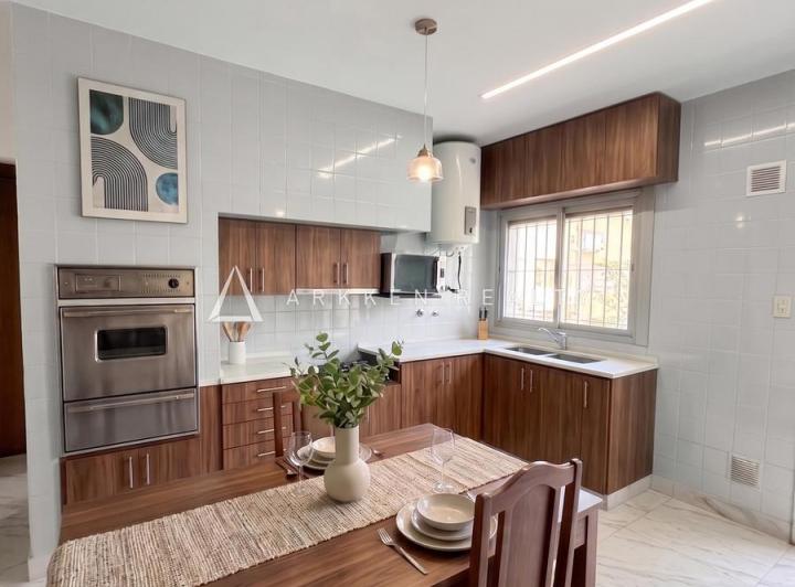 Casa · 227m² · 4 Ambientes · 1 Cochera