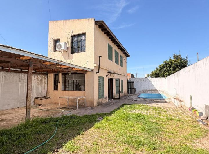 Casa · 102m² · 3 Ambientes · 1 Cochera