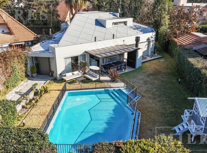 Casa · 175m² · 6 Ambientes · 1 Cochera