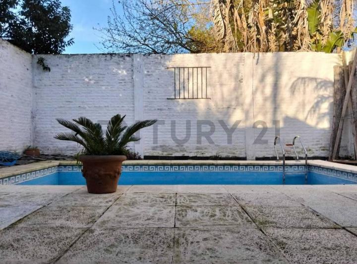 Casa · 80m² · 2 Ambientes · 2 Cocheras