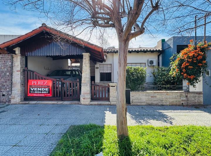 Casa · 175m² · 4 Ambientes · 1 Cochera