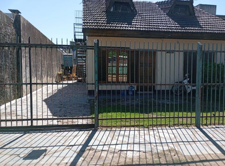 Casa · 200m² · 4 Ambientes · 1 Cochera