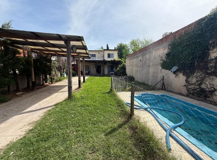 Casa · 160m² · 4 Ambientes · 2 Cocheras