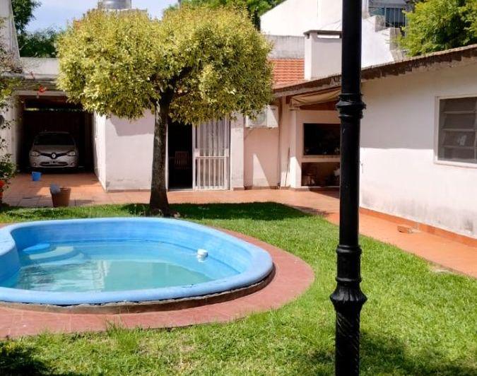Casa · 190m² · 4 Ambientes · 2 Cocheras