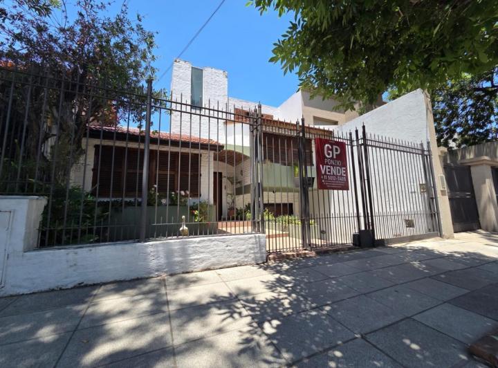 Casa · 195m² · 4 Ambientes · 3 Cocheras