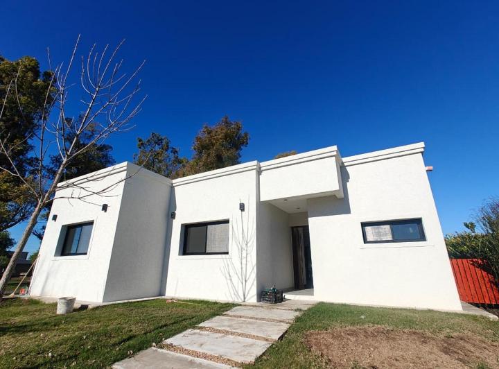 Casa · 109m² · 4 Ambientes · 2 Cocheras