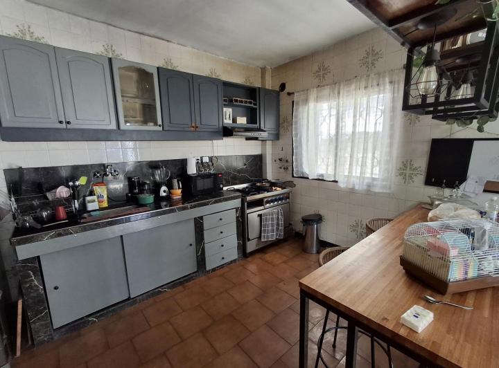 Casa · 240m² · 4 Ambientes · 3 Cocheras