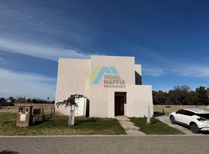 Casa · 140m² · 4 Ambientes · 1 Cochera