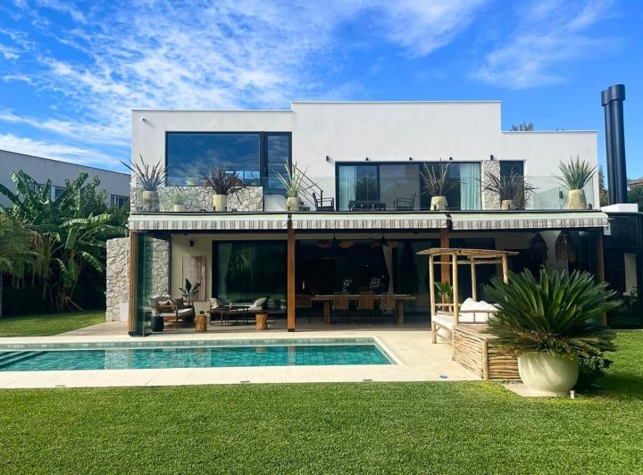 Casa · 422m² · 7 Ambientes · 5 Cocheras