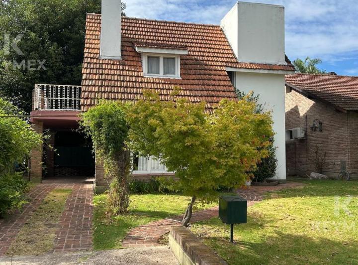 Casa · 110m² · 3 Ambientes · 4 Cocheras