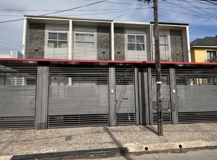 Casa · 160m² · 5 Ambientes · 2 Cocheras