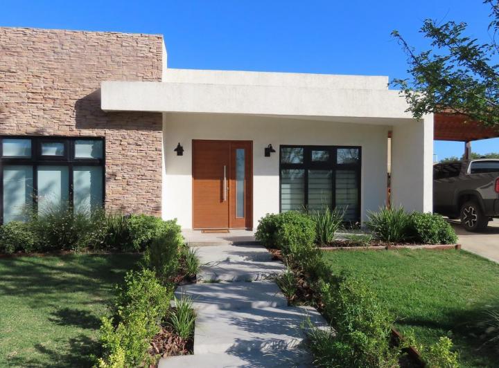 Casa · 123m² · 3 Ambientes · 3 Cocheras
