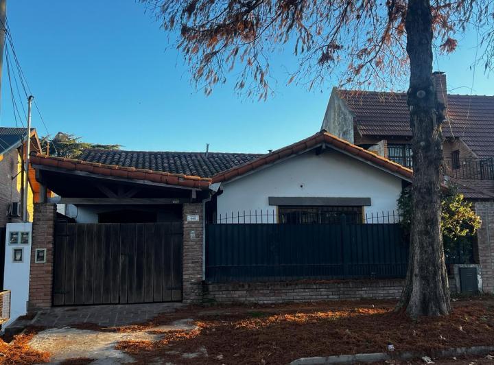 Casa · 100m² · 4 Ambientes · 1 Cochera