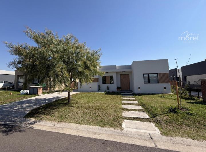 Casa · 141m² · 3 Dormitorios · 1 Cochera