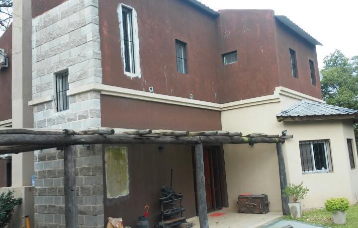 Casa · 240m² · 4 Ambientes