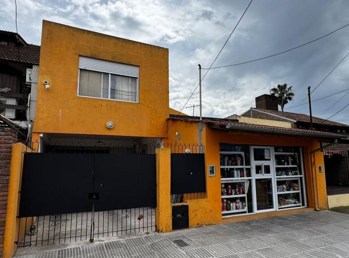 Casa · 158m² · 4 Ambientes · 3 Cocheras