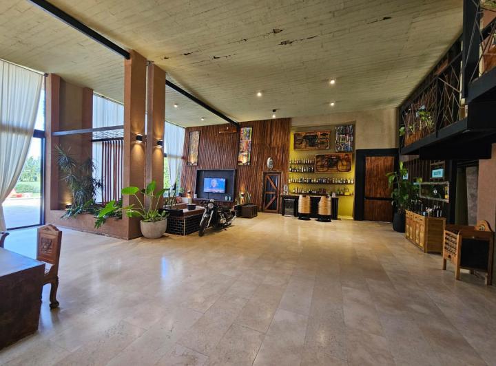 Casa · 400m² · 4 Ambientes · 4 Cocheras
