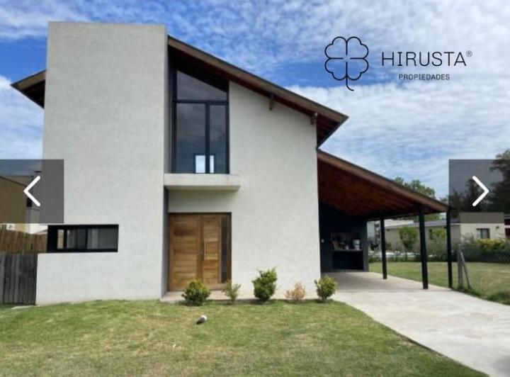 Casa · 120m² · 4 Ambientes · 1 Cochera