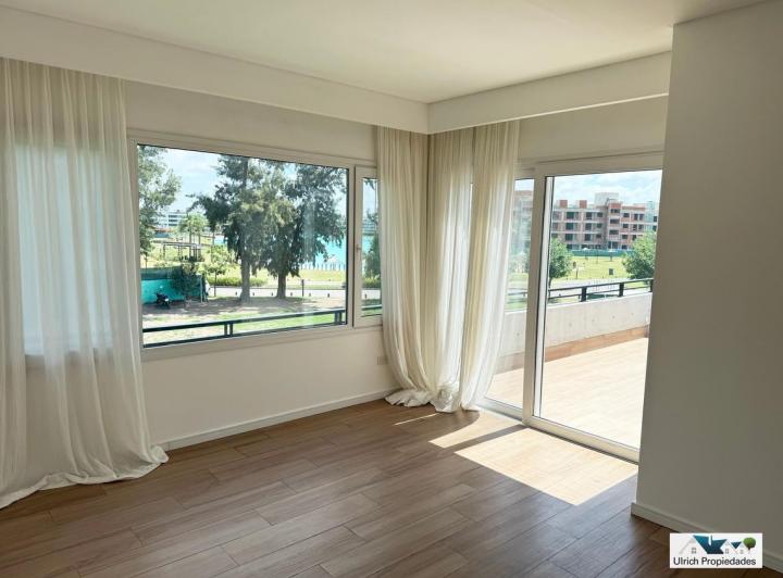 Casa · 233m² · 4 Ambientes · 1 Cochera