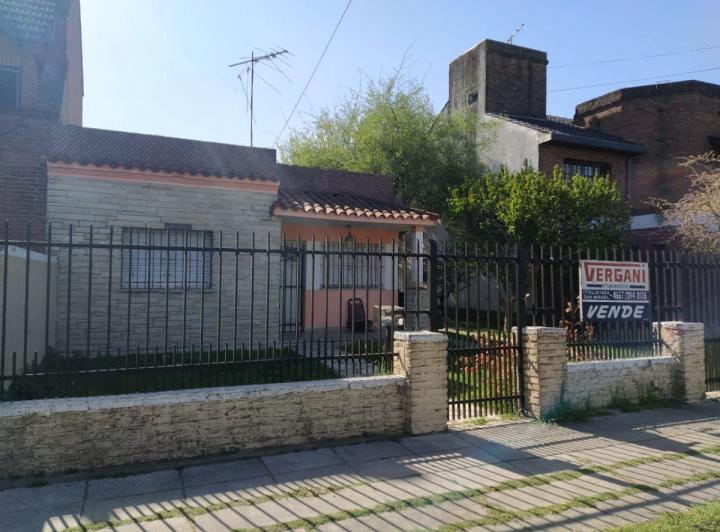 Casa · 90m² · 3 Ambientes · 2 Cocheras