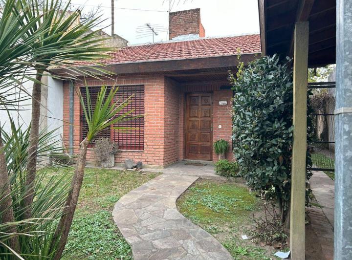 Casa · 75m² · 3 Ambientes · 1 Cochera
