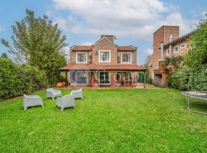 Casa · 170m² · 5 Ambientes · 1 Cochera