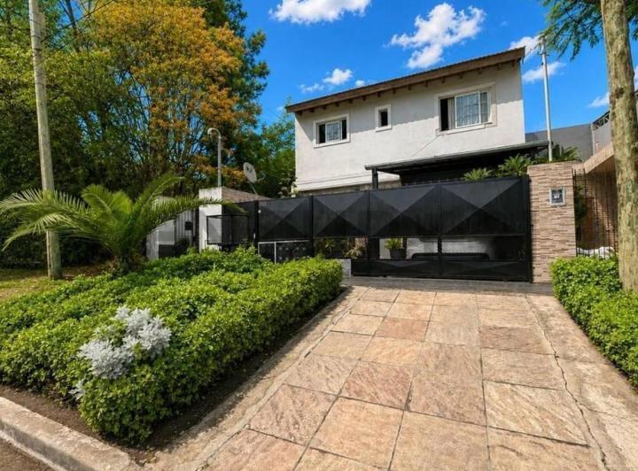 Casa · 73m² · 4 Ambientes · 1 Cochera