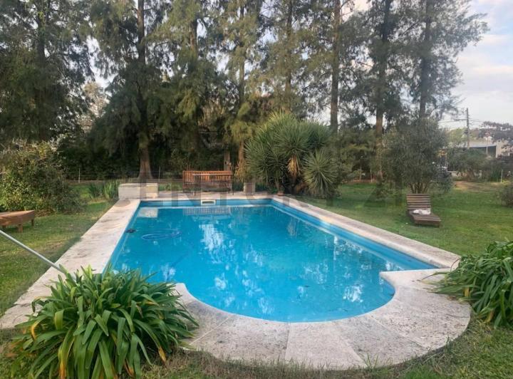 Casa · 100m² · 3 Ambientes · 10 Cocheras