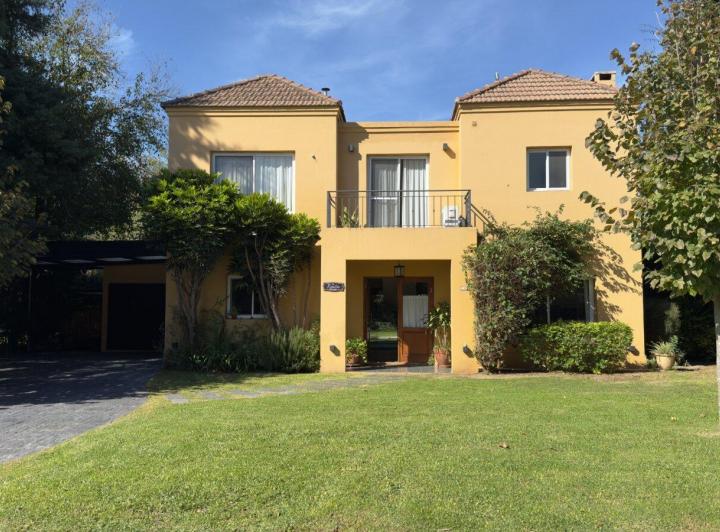 Casa · 150m² · 5 Ambientes
