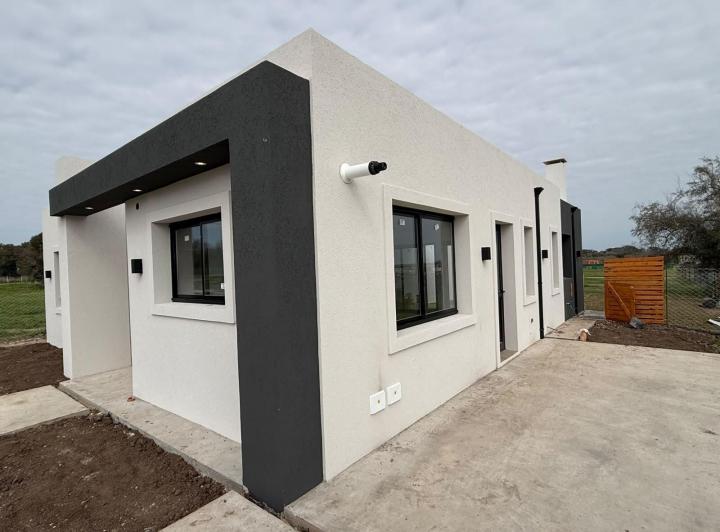 Casa · 140m² · 4 Ambientes · 2 Cocheras
