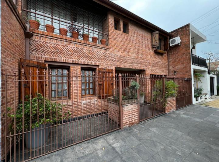 Casa · 155m² · 4 Ambientes · 1 Cochera